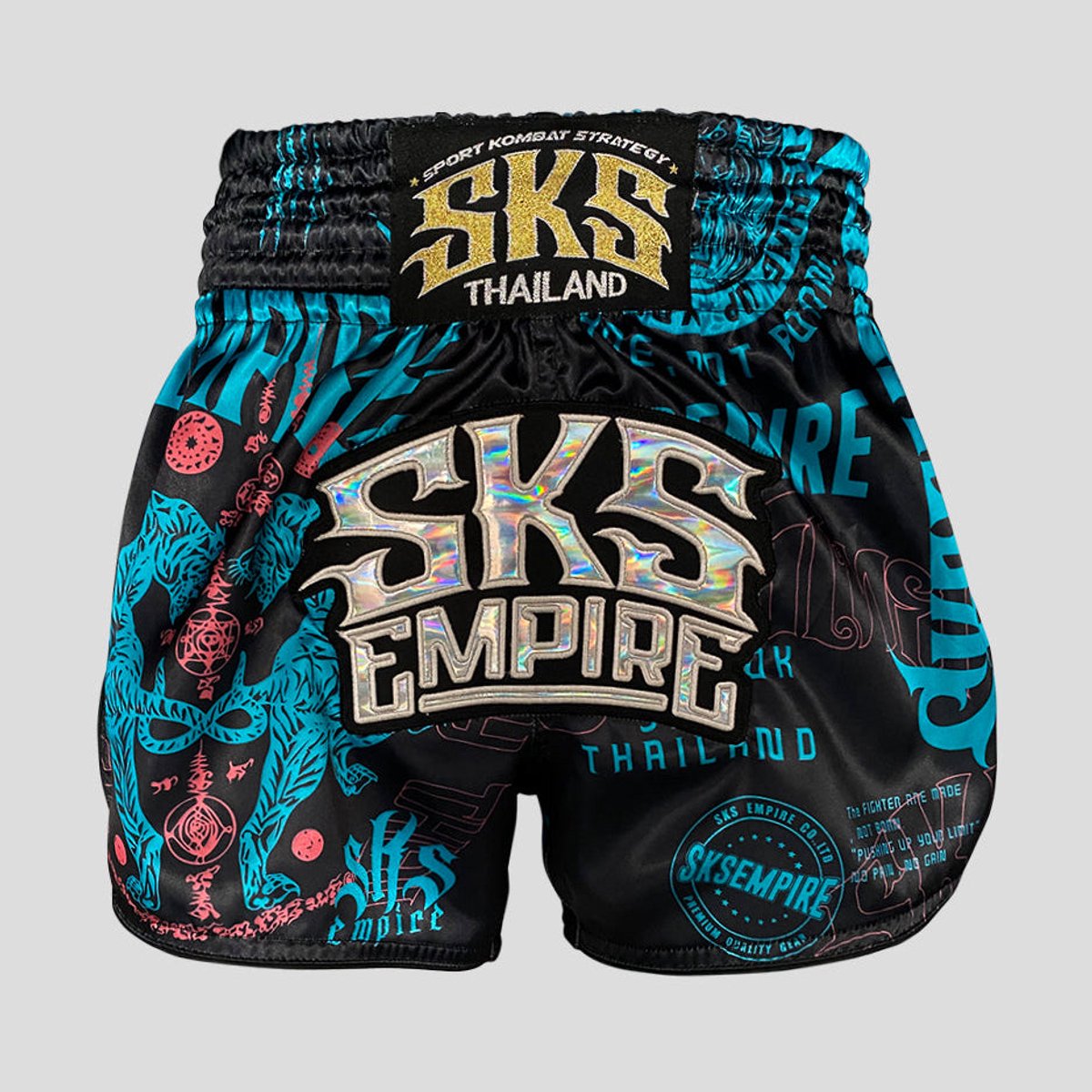 SKS Muay Thai Shorts Sakyant “Stickerbomb” - Zwart / Blauw M