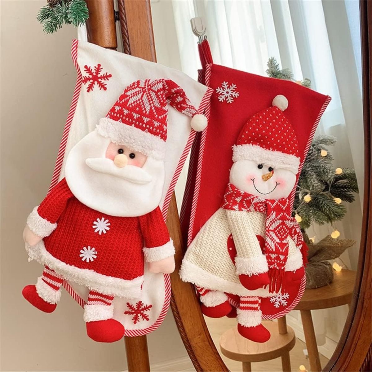 QTTVBTNA - 2 Stuks 3D Sneeuwpop Kerststockings - Grote Pluchen Kerstsokken met Gnome Design - voor Schoorsteen & Boom - Feestelijke Kerstdecoratie voor in Huis