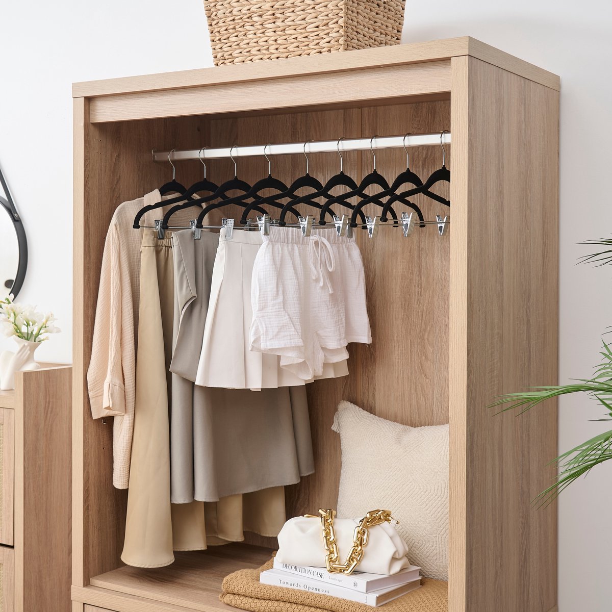 ManGotree Fluwelen Kleerhangers met Cascade-gat, Antislip Afgeronde