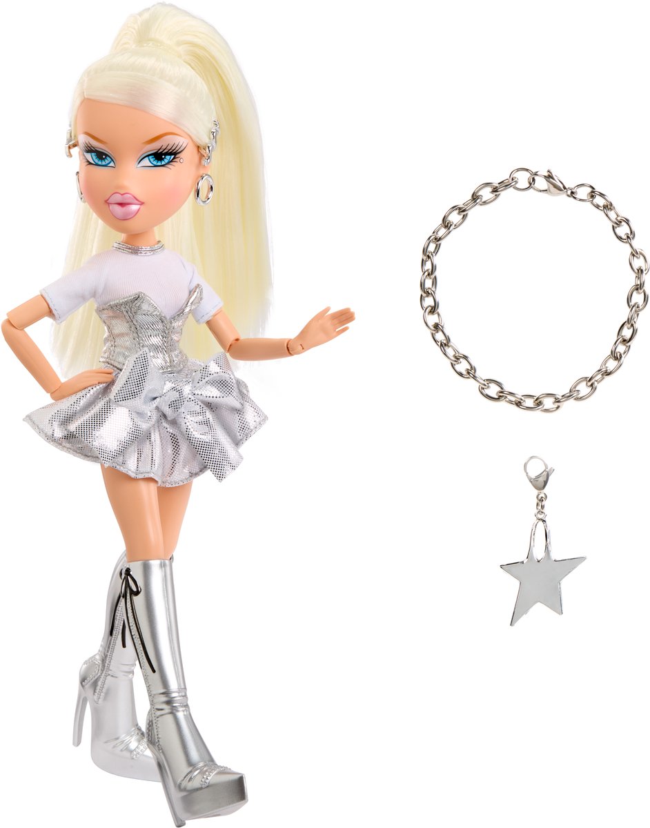 Bratz Mga charmz modepop cloe met bedelarmband en accessoires.
