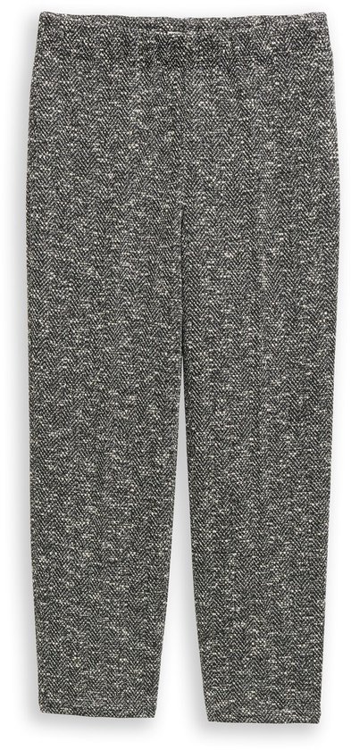 Grijze, bouclé broek met visgraatmotief, recht model, op witte achtergrond.