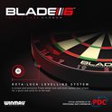 Winmau Blade 6 dartbord met "TRIPLE CORE CARBON" en "ROTA-LOCK LEVELLING SYSTEM".