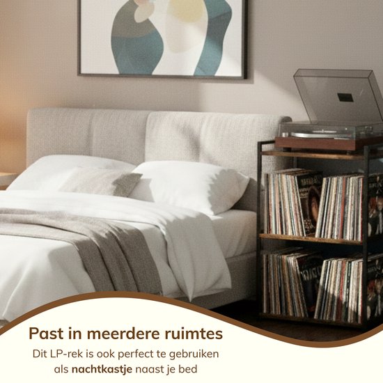 Bruin-zwarte platenkast naast een bed, met tekst 'Past in meerdere ruimtes'.