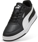 Zwarte Puma sneaker met witte Puma-streep en witte zool. Puma-logo op de tong.