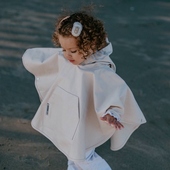 AeroMoov Regenponcho - 9-36 Maanden - van Baby tot Peuter - voor Autostoel & Kinderwagen - Waterdicht & Lichtgewicht - Chevron Cream