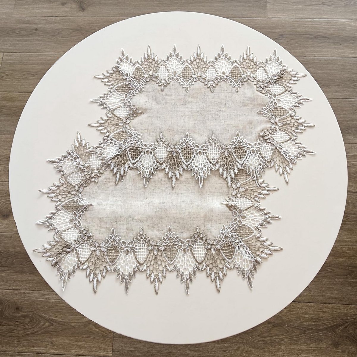 Rechthoekig Linnen Tafelkleed met Kanten Rand - 35 cm x 50 cm voor Eetkamer en Keuken