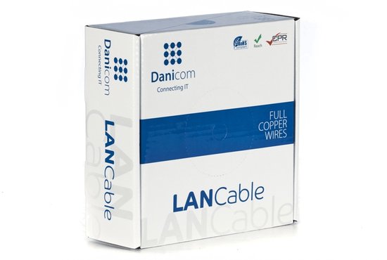 Boîte blanche avec inscription bleue 'DaniCom Connecting IT', 'FULL COPPER WIRES' et 'LAN Cable'.