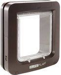 Bruine SureFlap microchip huisdierluik met doorzichtige klep.