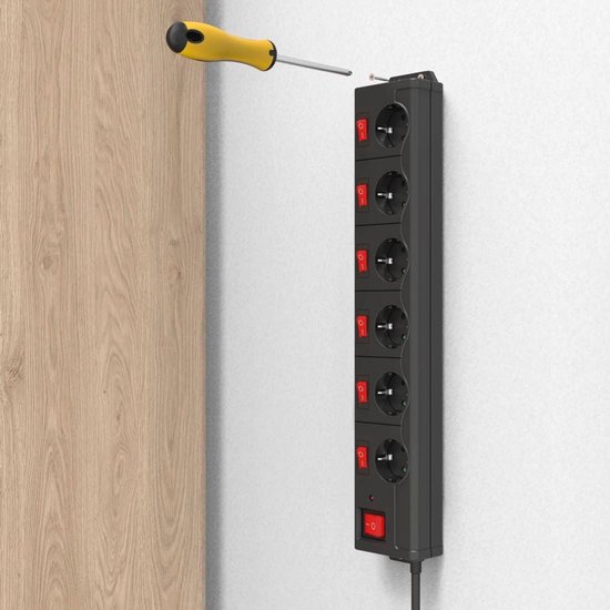 6 Voudige Geaarde Stekker Met Aanuit Schakelaar En 14 Meter Kabel 
