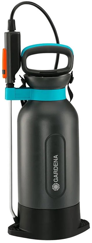 Donkergrijze 5L drukspuit van GARDENA met blauwe en zwarte details, met spuitlans.