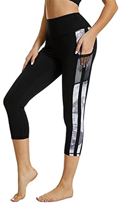 Zwarte capri sportlegging met marmerprint strepen en mesh panelen op de zijkant.