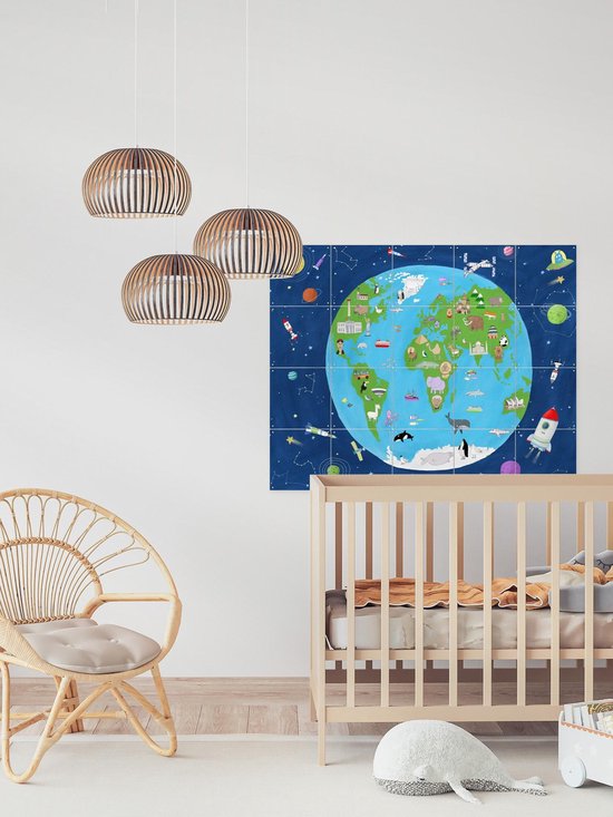 IXXI Carte illustrée du monde vue de l'espace, Carla Daly - 140 x 100 cm - Support d'accrochage gratuit - Grande décoration murale et posters - Illustrations, graphisme