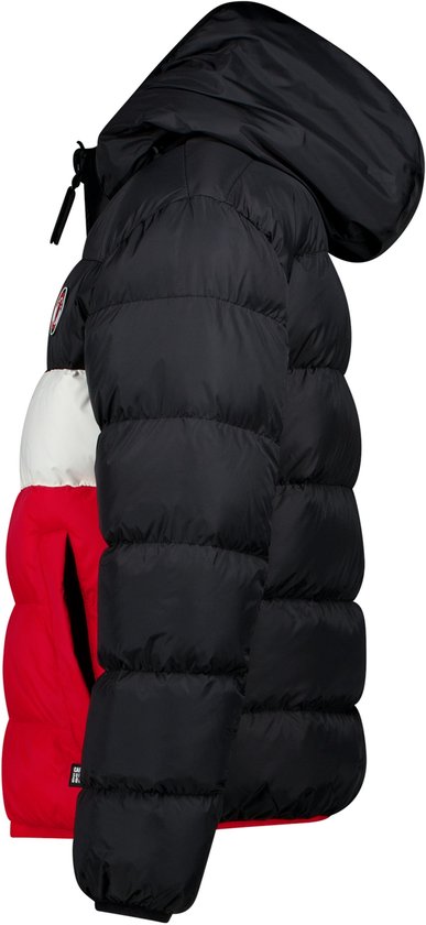 Zijaanzicht van een zwart, wit en rood gewatteerd jack met capuchon.