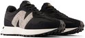 Zwarte New Balance 327 sneakers met beige luipaardprint N-logo op de zijkant en witte zool.