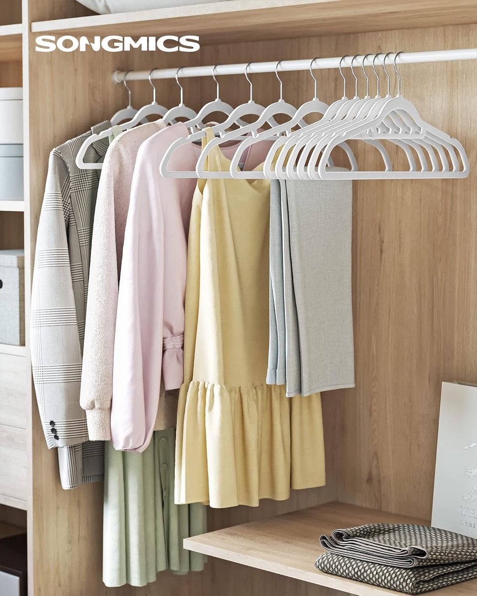 SONGMICS Kleerhanger, 50 stuks, anti-slip, kleerhanger, 0,6 cm dikte, kleerhanger, fluweel, plaatsbesparend, 360° draaibare haak, 45 cm, voor jassen, mantels, rokken, hemden, broeken, wit CRF020W02