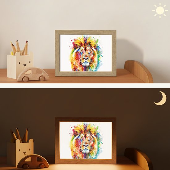 Nachtlampje 20x15 cm - Kinder lampje - Leeuw - Verf - Kleurrijk - Wit - Dier - Tafellamp kinderkamer - Slaapkamer lamp - Bedlamp kinderen - Kinderlampje stopcontact - Wandlamp babykamer - Nachtlampjes van Merkloos — afbeelding 4
