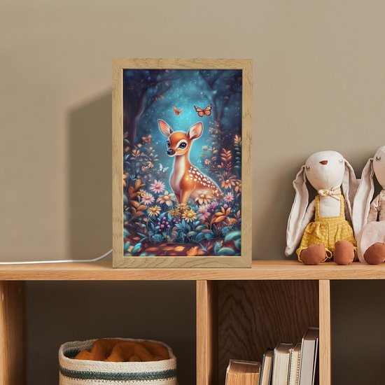 Nachtlampje 20x30 cm - Kinder lampje - Hert - Magisch - Sprookjesbos - Tafellamp kinderkamer - Slaapkamer lamp - Bedlamp kinderen - Kinderlampje stopcontact - Wandlamp babykamer - Nachtlampjes van Merkloos — afbeelding 3
