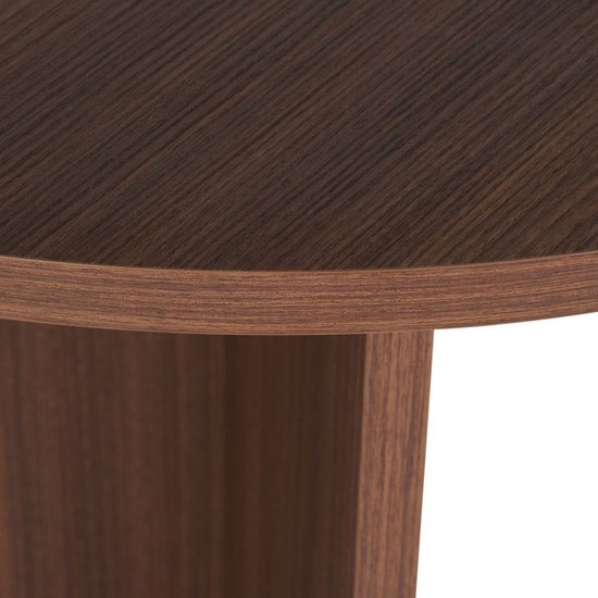 Gedetailleerde close-up van het donkerhouten tafelblad en de rand.