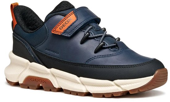 Blauwe Geox sneaker met oranje accenten, klittenbandsluiting en veters. Witte zool.