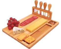 Lomera Bamboe Borrelplank - Kaasplank Met Mesjes - Extra Grote Kaasplank - Bamboe Materiaal - Grote Serveerplank - Borrelplank Voor Kaas - Kaasplank Set - Duurzame Bamboe - Borrelplank Cadeau - Kaasplank Voor Feestjes
