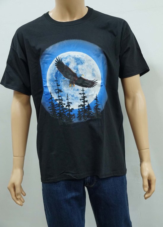 Zwart T-shirt vliegend adelaar op jacht in de nacht bij volle maan in de maat XL - T shirt arend op jacht maat XL - mooie shirt vliegende arend - T shirt met korte mouwen flying eagle - 100% katoen T shirt van adelaar die vliegend