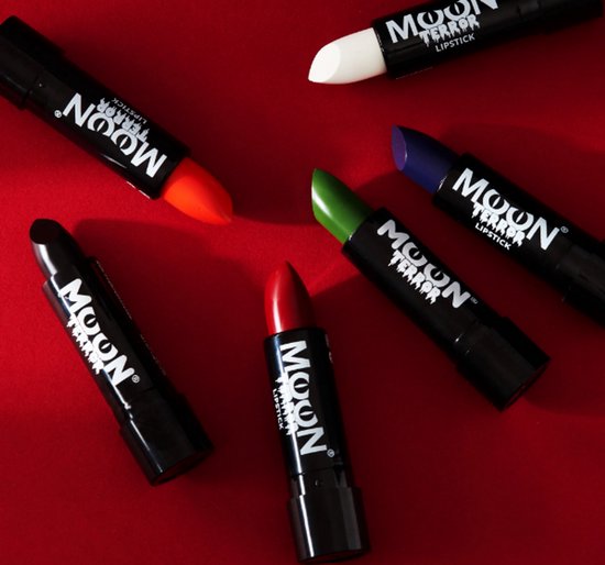 Verschillende Moon Terror lippenstiften: oranje, groen, zwart, rood, paars en wit.