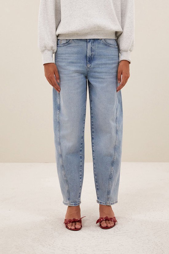 26218005 begum jeans