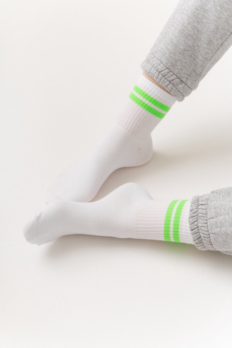 2 paar witte sportsokken met groene neonstrepen-katoenmix-maat 35-37
