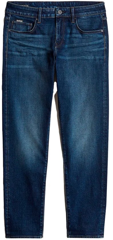 Een donkerblauwe G-Star jeans, recht gesneden en met een subtiele wassing.