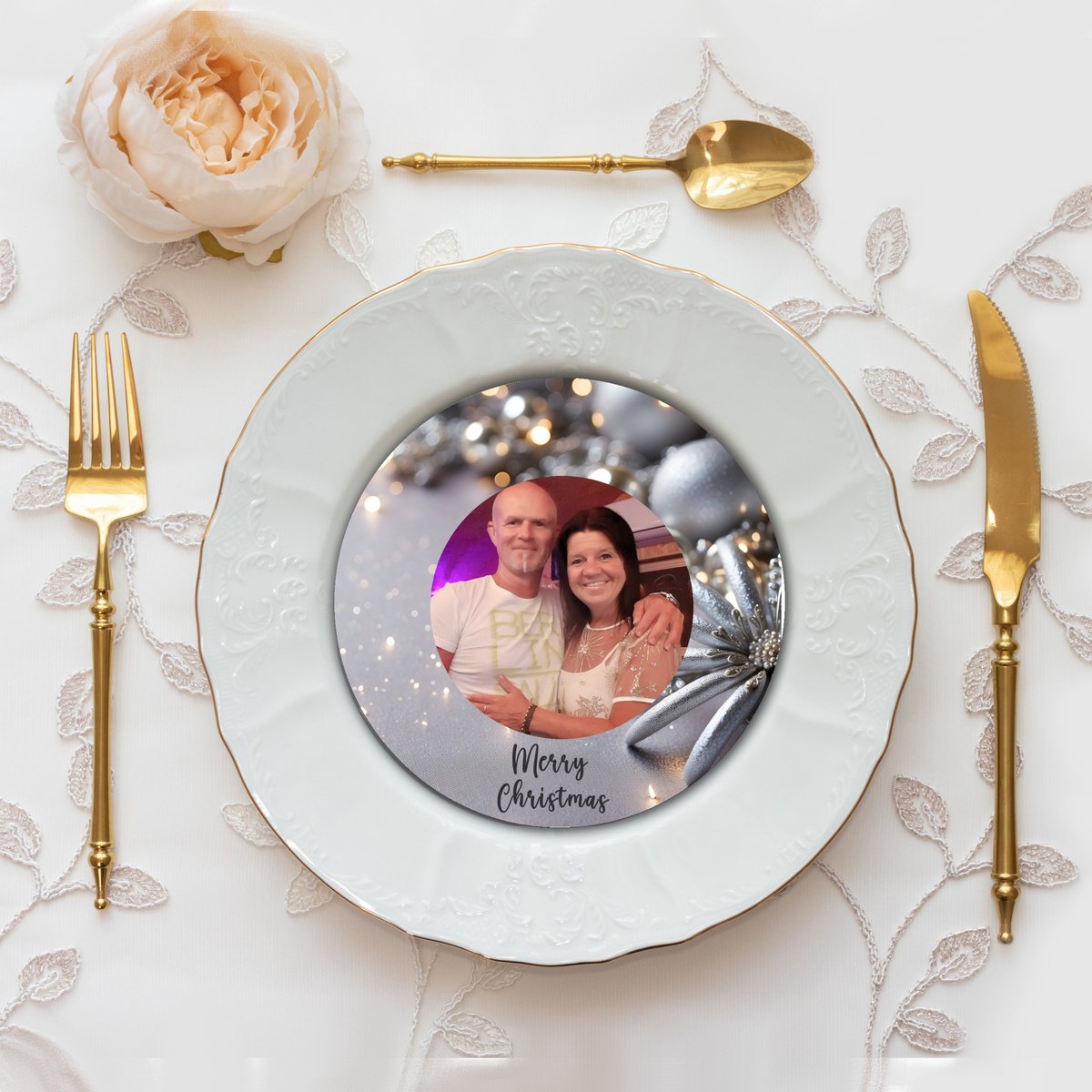 6 stuks gepersonaliseerde (boven) bordjes Kerstbordjes of onderzetters voor de Kersttafel - 15cm Dibond materiaal - voorzien van jouw eigen foto en een stijlvolle hoofdkleur zilver - voor op de borden of als onderzetters - Kerstmis tafel aankleding