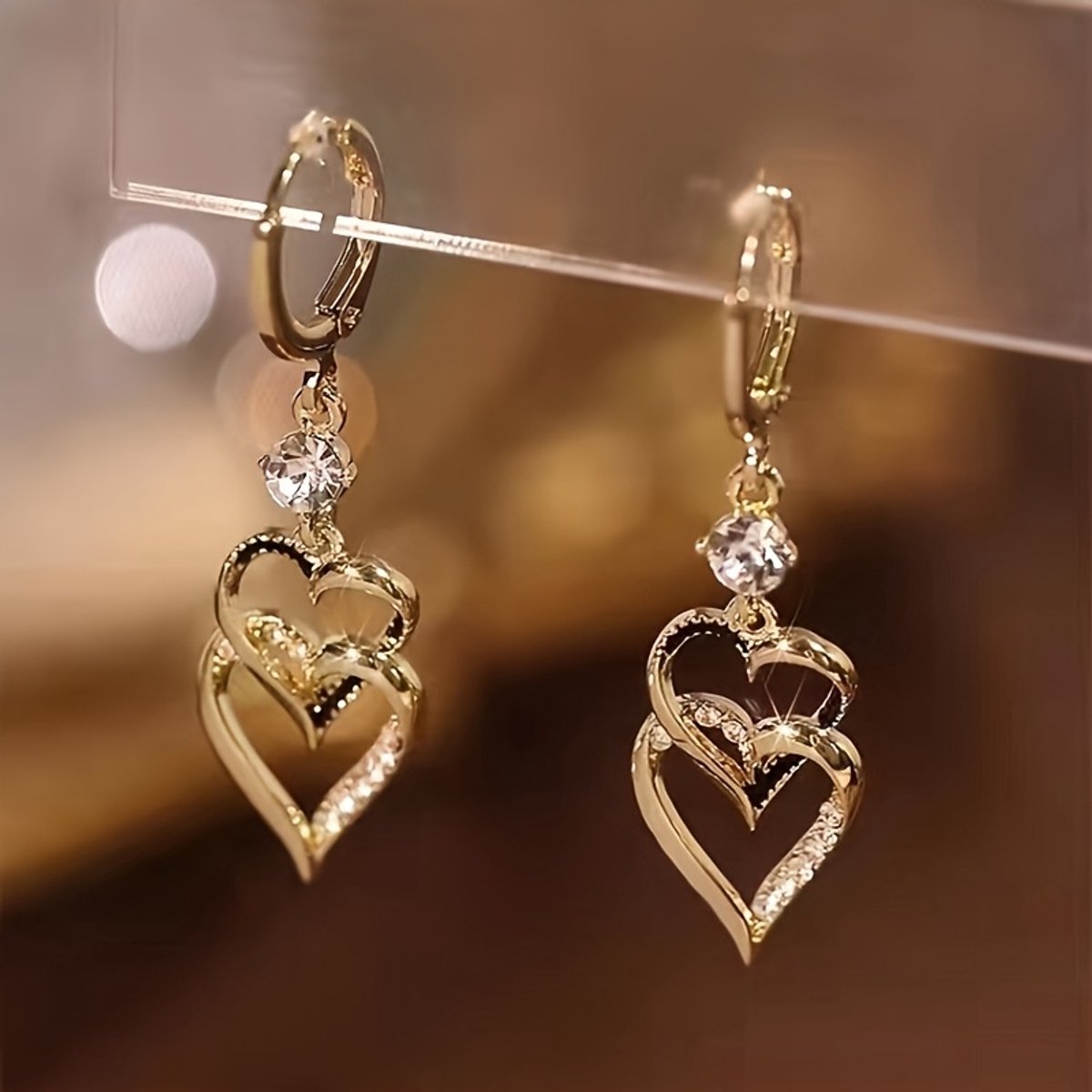 Sjika - Luxe Gouden Hart Oorringen – Verfijnde Dangle Earrings met Strass – Perfect Cadeau voor Haar