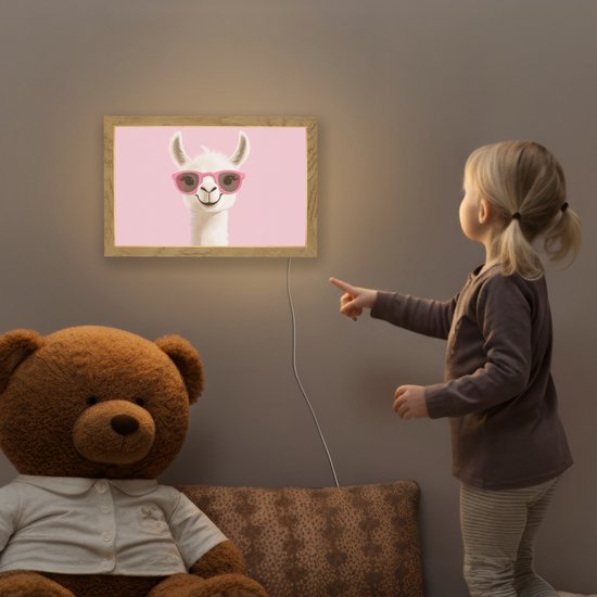 Nachtlampje 30x20 cm - Kinder lampje - Lama - Zonnebril - Roze - Tafellamp kinderkamer - Slaapkamer lamp - Bedlamp kinderen - Kinderlampje stopcontact - Wandlamp babykamer - Nachtlampjes van OnlyWow — afbeelding 5