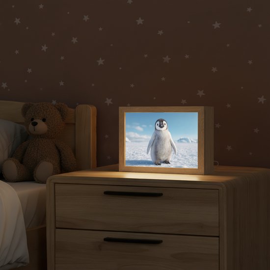 Nachtlampje 20x15 cm - Kinder lamp - Pinguïn - Sneeuw - Landschap - Wit - Tafellamp kinderkamer - Slaapkamer lamp - Bedlamp kinderen - Kinderlampje stopcontact - Wandlamp babykamer - Nachtlampjes van Merkloos — afbeelding 2