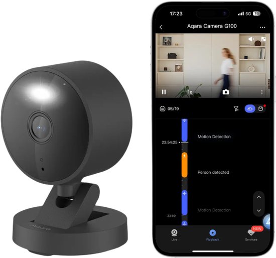 Zwarte Aqara G100 camera naast smartphone die live beeld van een vrouw weergeeft. Tijdlijn toont bewegingsdetectie.