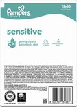Face avant de l'emballage des lingettes Pampers Sensitive avec "0% alcool & parfum" et "Testé dermatologiquement".