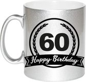 Happy Birthday 60 years zilveren cadeau mok / beker met wimpel 330 ml