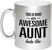 Awesome aunt /tante zilveren cadeau mok / beker 330 ml