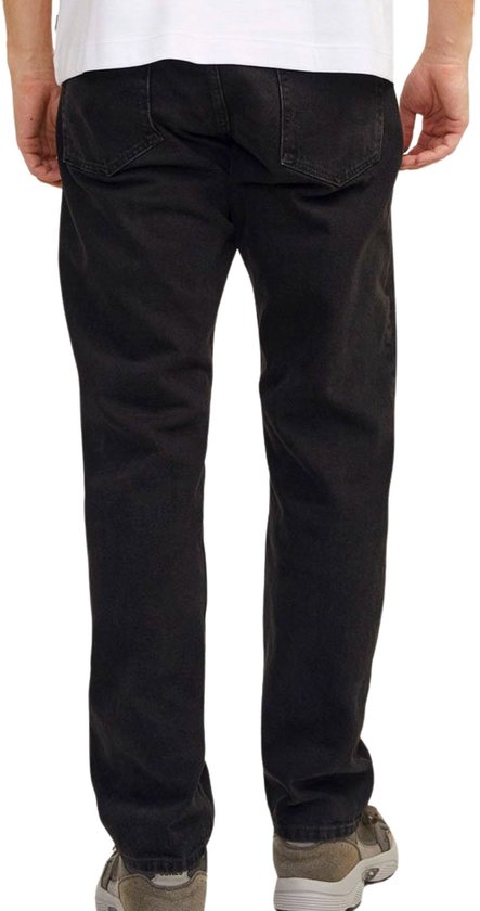 Achterkant man in Jack & Jones zwarte jeans