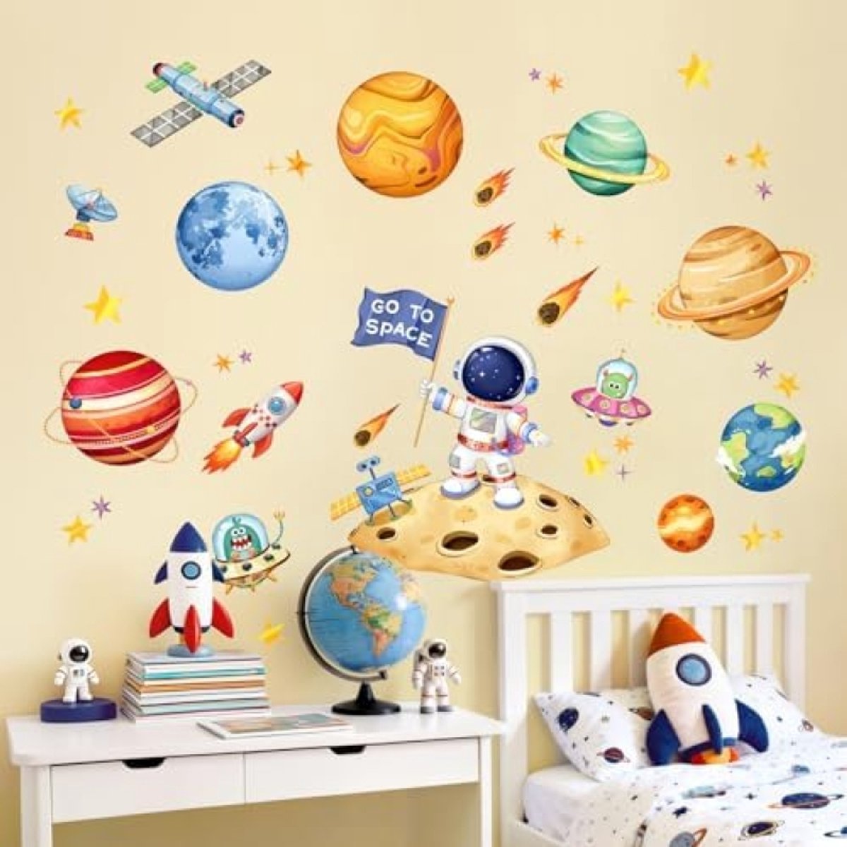 PromoHome Ruimtesticker Set - Zonnestelsel Decoratie voor Kinderkamer
