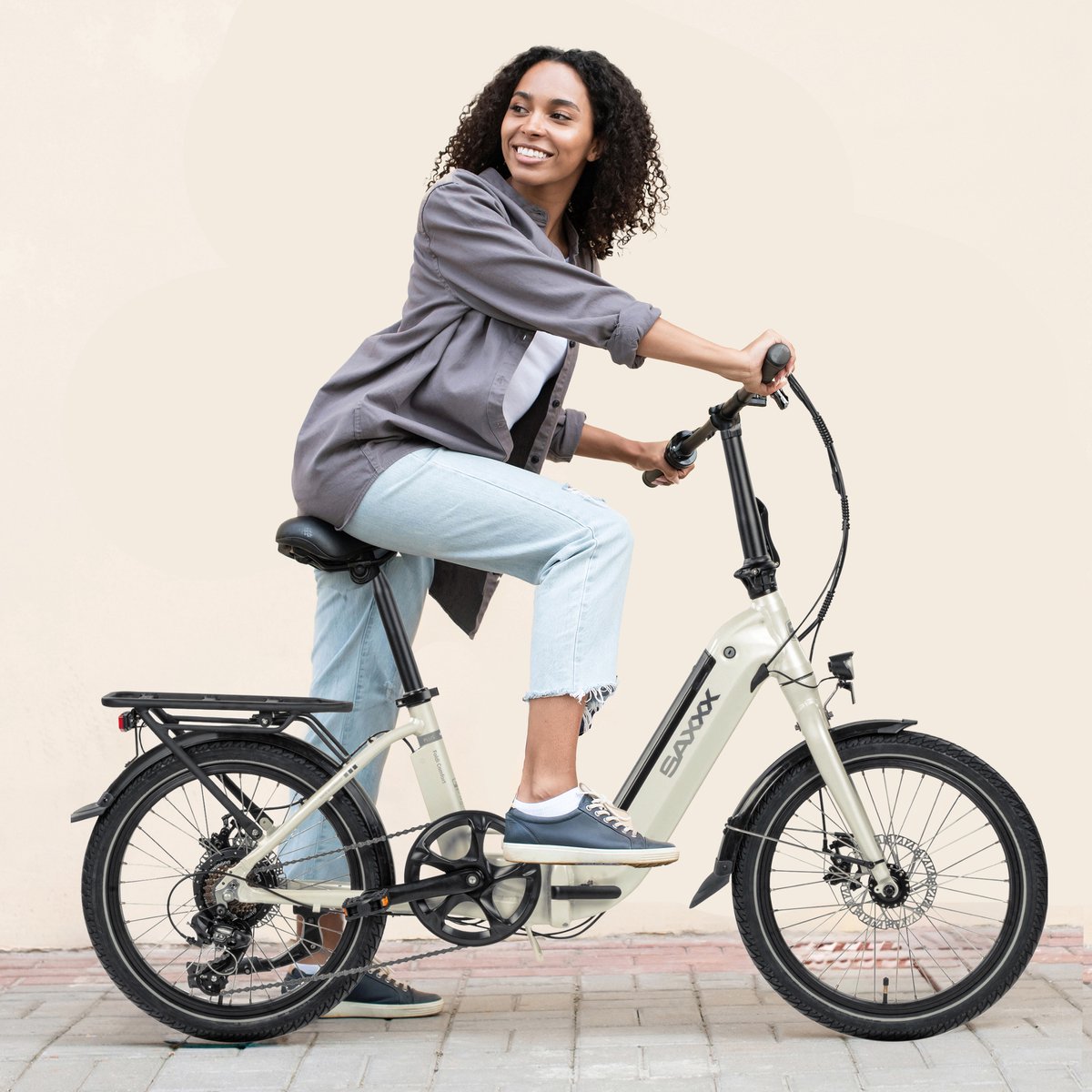 SAXXX Foldi Comfort - Elektrische Fiets - 95% Vooraf Geassembleerd Vouwfiets - 410Wh uitneembare accu - 80 km Actieradius - Shimano Nexus 7-versnellingssysteem - Achterwielmotor 250W - 20 x 2.3" CST - Mechanische schijfrem - Wit thumbnail 5