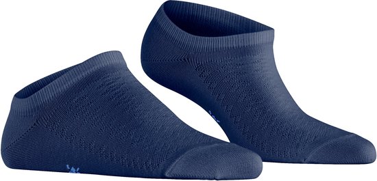 Donkerblauwe Burlington damessokken met een fijn patroon.