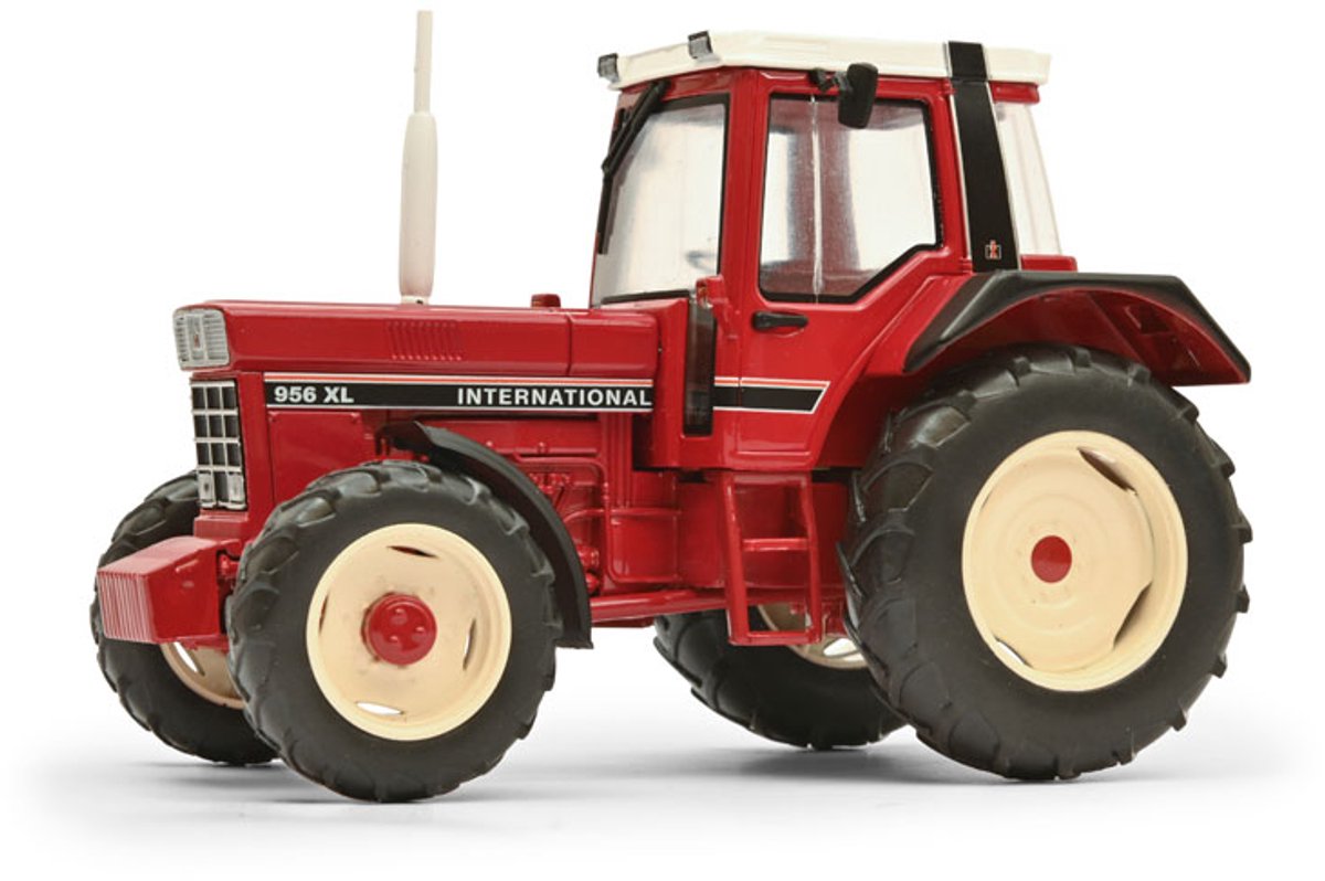 IH 956 XL, rood