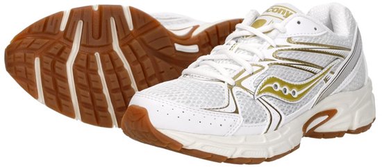 Witte Saucony sneakers met gouden accenten en bruine zolen, één ligt plat.