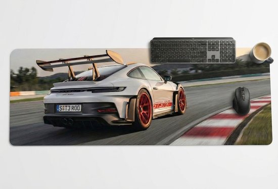 L Gaming Muismat - Bureau Onderlegger - GT3 RS Stijl - Witte Raceauto op Circuit - 70 x 30 cm - Anti-Slip