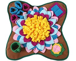 Snuffelmat Hond - Snackmat - Anti Schrok - 48x48 cm - Snuffelmat voor huisdieren - Training voor huisdieren - Speelmat voor huisdieren - Slowfoodmat voor huisdieren - Speelgoed voor huisdieren - Kleur