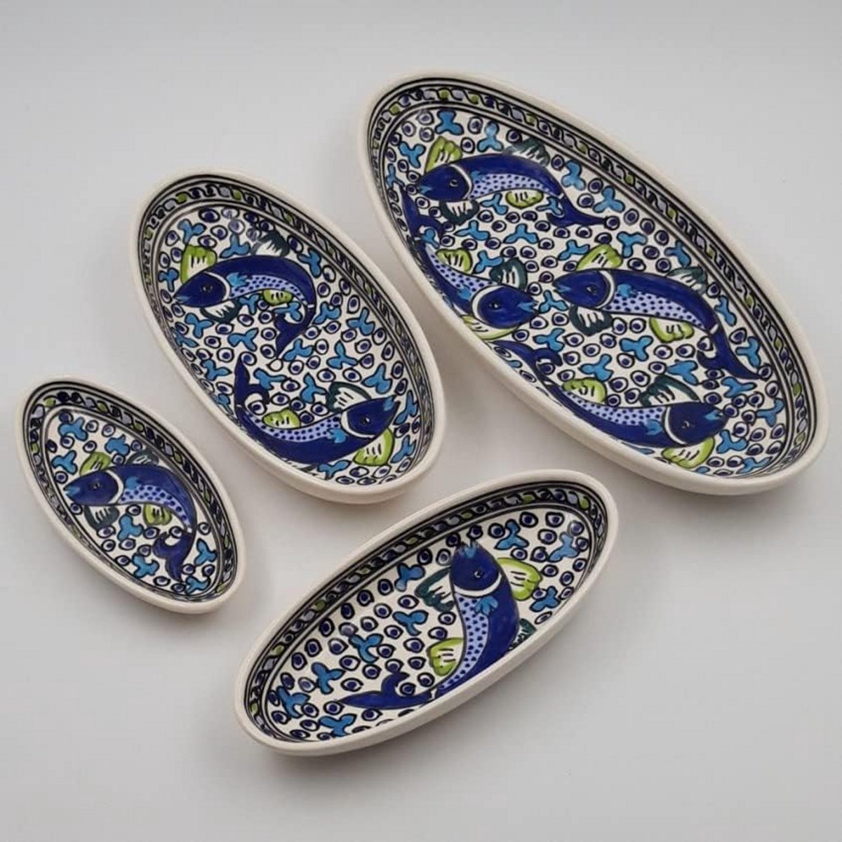 Set van 4 Ovale Ovenschalen met Vissenprint - Ambachtelijk Keramiek