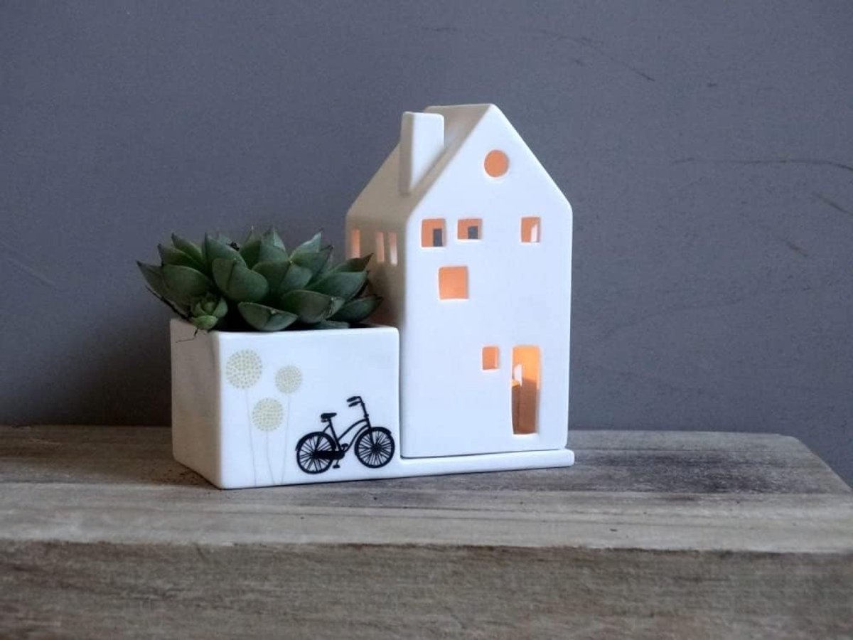Miniatuur Huisje - Decoratief Huisje - Sfeerverlichting - Met Tuinruimte - 115 x 113 x 59 cm