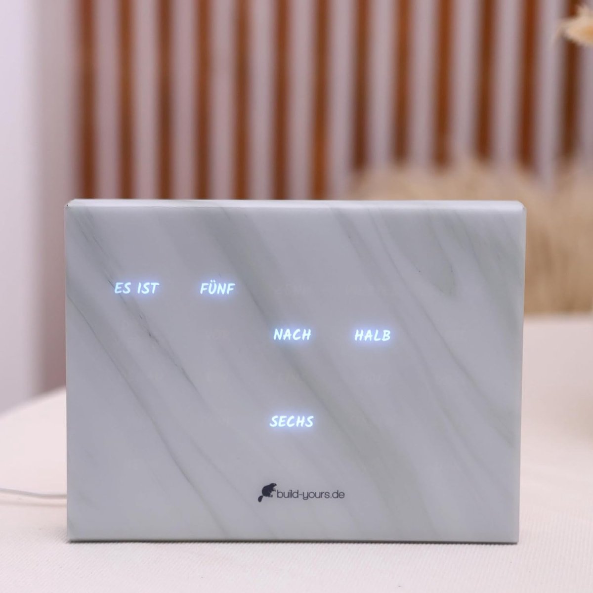 Digitale Tafelklok - Moderne Klok - Thuis Kantoor - Wifi Connectiviteit App - 20 x 15 cm - Witte Marmerlook