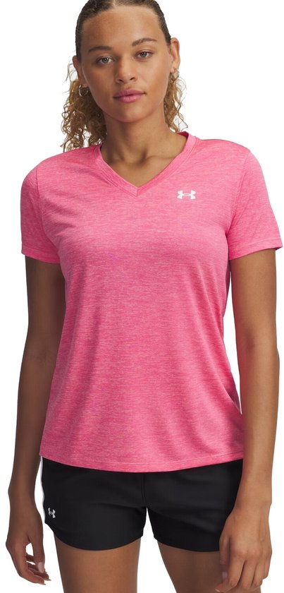 Dames sportshirt in fel roze met korte mouwen en V-hals. Van voren gezien.