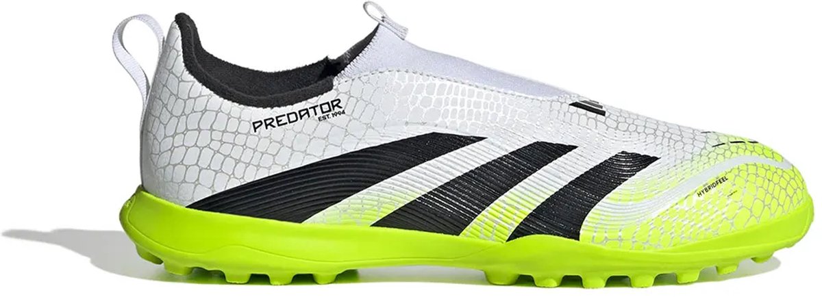 Adidas Predator League laceless voetbalschoenen in wit met zwarte en groene details, ontworpen voor junioren.